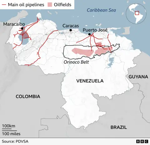 A map of Venezuela showing its borders with Colombia, Brazil and Guyana. Inside the Venezuela section of the map it shows main oil pupelines and oilfields. The Orinaco Belt in the central area is outlined.